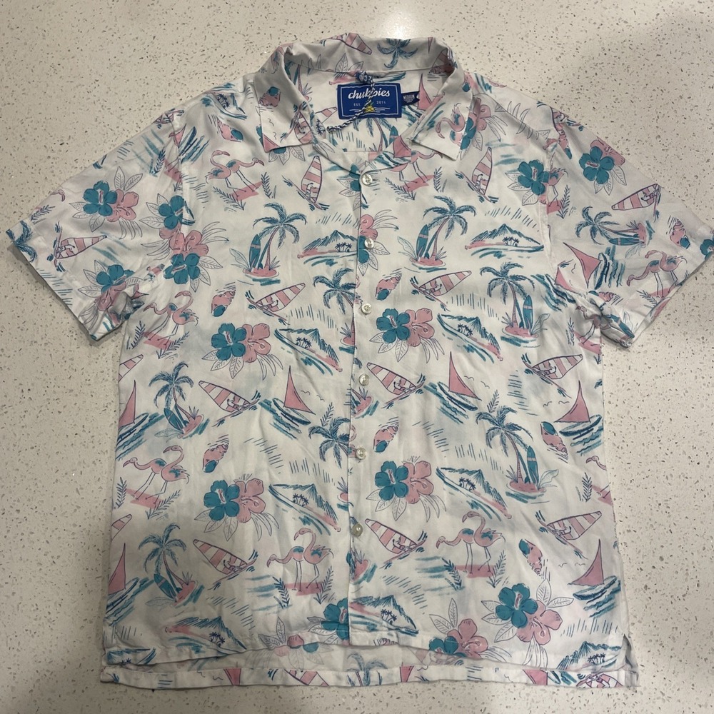 Chubbies Men's 100% Rayon S/S Hawaiian Button Shirt Floral/Flamingos • Medium